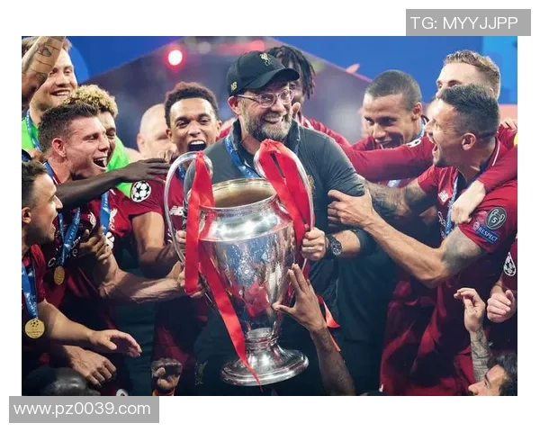 综艺球星足球大挑战明星齐聚赛场竞技激烈对决引爆全场热情